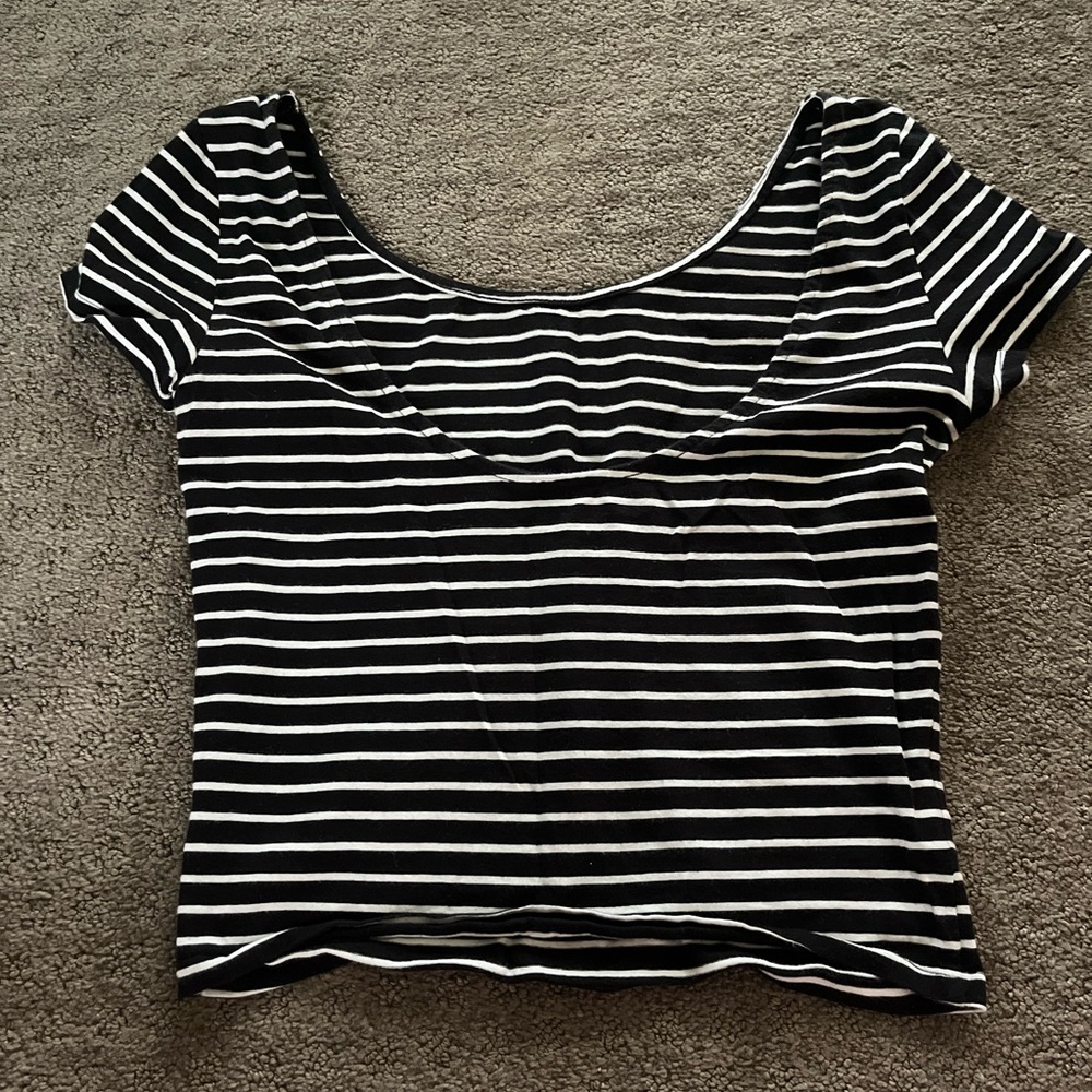 American Eagle Outfitters Black and White Fitted Short Sleeve Tee - Picture 2 of 2